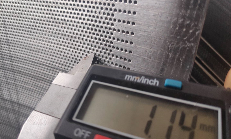 微孔鋁板洞洞板產品展示